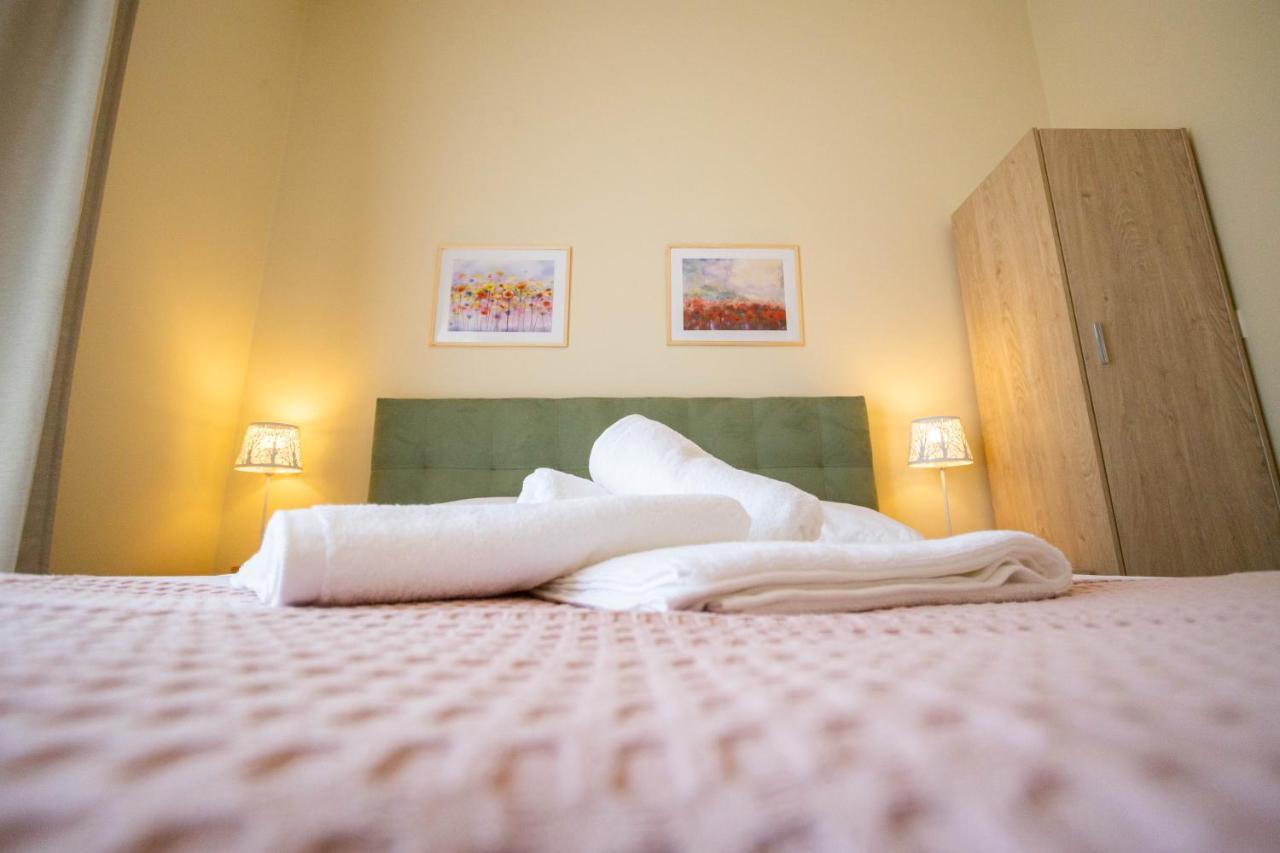 Varkes Suites 1 Неа-Потидеа Экстерьер фото